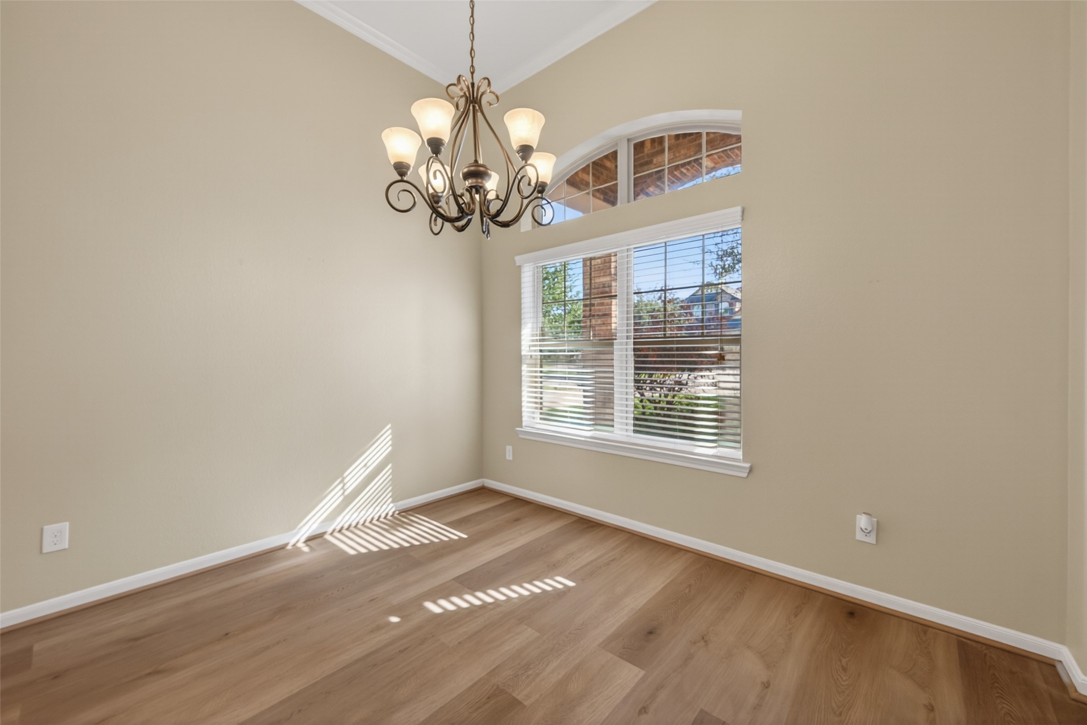 6 Painted Post Place Spring, TX 77389 - Photo 8 of 49 a view of a livingroom with a large window