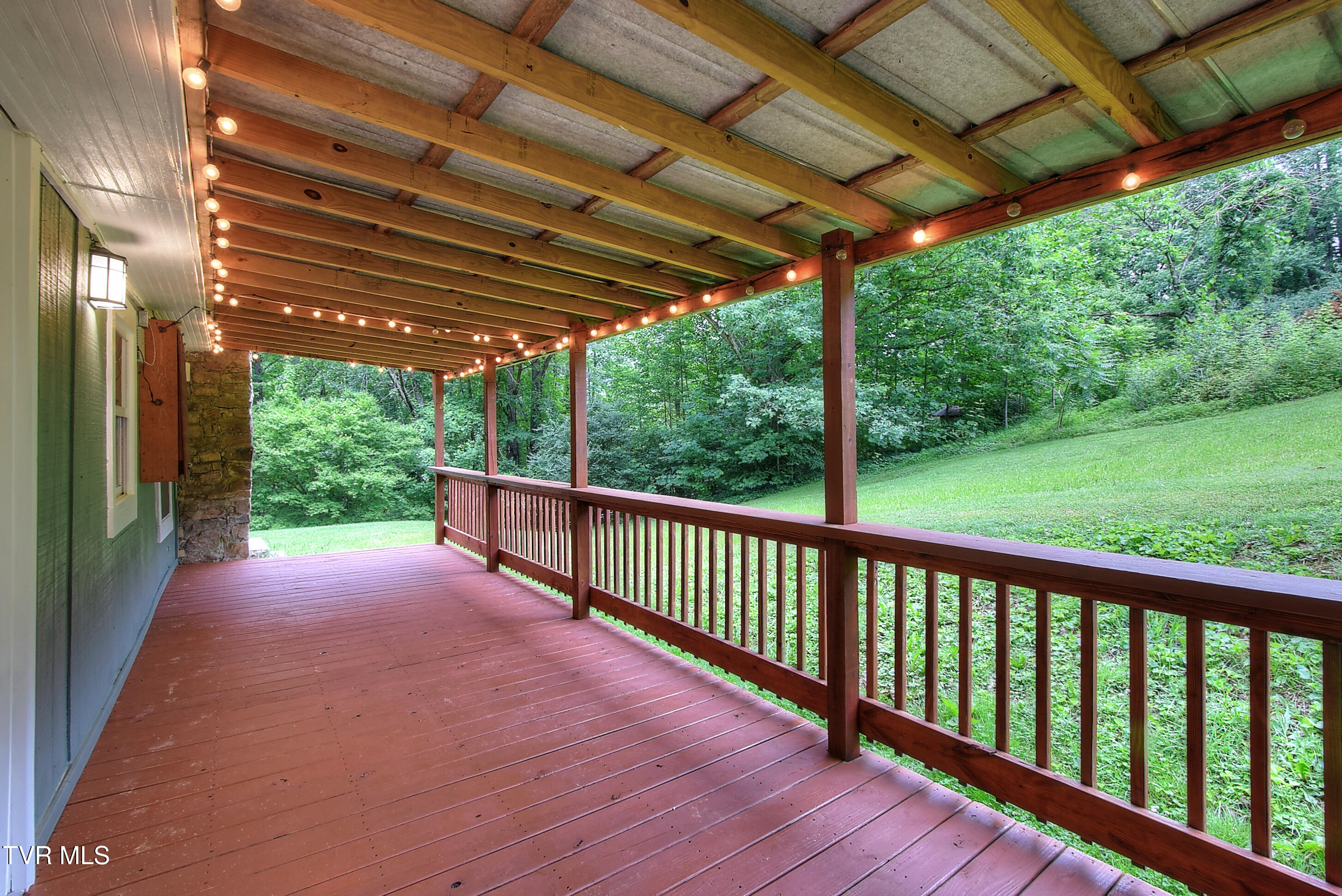 642 Dennis Cove Road Hampton, TN 37658 - Photo 32 of 35 32