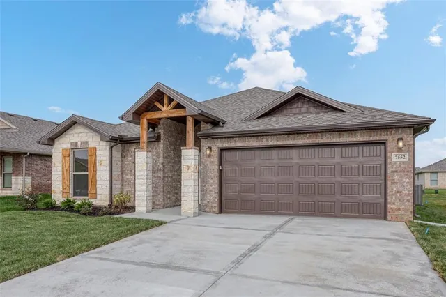 $457,350 | 8357 North Greentree Drive, Lenexa, KS 66227