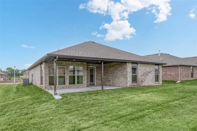 $457,350 | 8357 North Greentree Drive, Lenexa, KS 66227