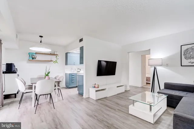 $2,550 | 11643 Stoneview Square, Unit 86/11C, Reston, VA 20191