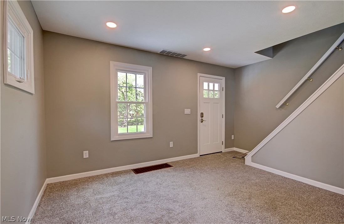 14507 Glencliffe Road Cleveland, OH 44111 - Photo 7 of 31 View of carpeted foyer