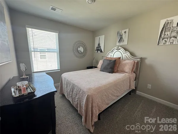 $3,200 | 3738 Memorial Parkway, Charlotte, NC 28217
