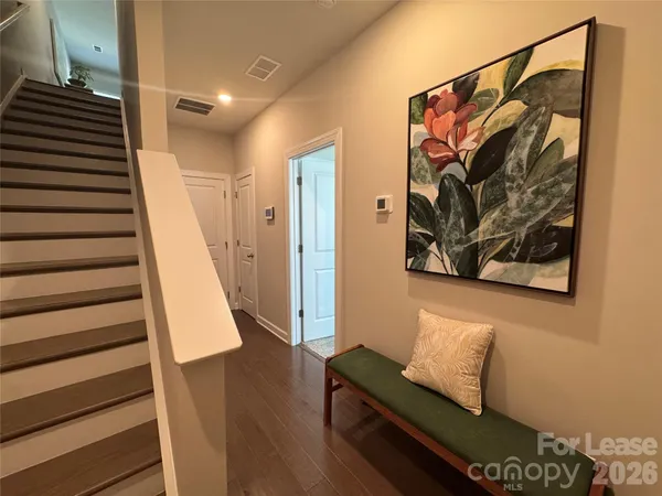 $3,200 | 3738 Memorial Parkway, Charlotte, NC 28217