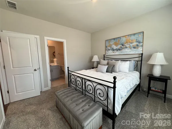 $3,200 | 3738 Memorial Parkway, Charlotte, NC 28217
