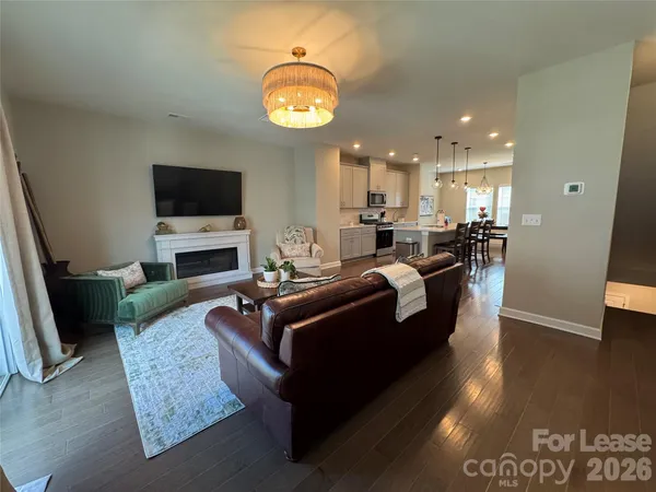 $3,200 | 3738 Memorial Parkway, Charlotte, NC 28217