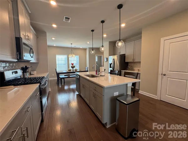 $3,200 | 3738 Memorial Parkway, Charlotte, NC 28217