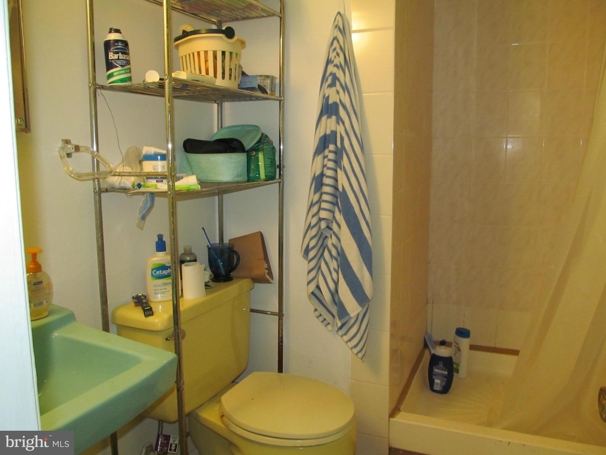 3405 Acton Road Baltimore, MD 21234 - Photo 23 of 24 Bath