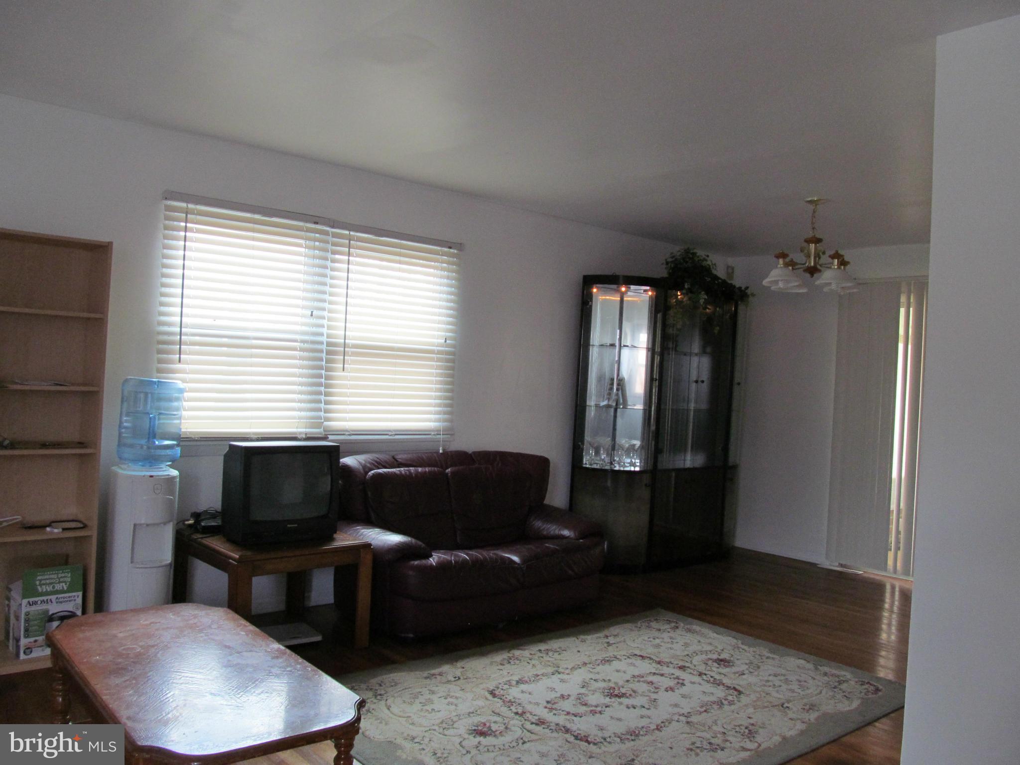 3405 Acton Road Baltimore, MD 21234 - Photo 7 of 24 Living Room