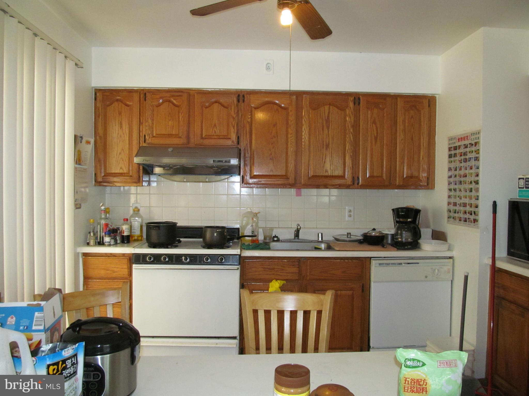 3405 Acton Road Baltimore, MD 21234 - Photo 8 of 24 Kitchen