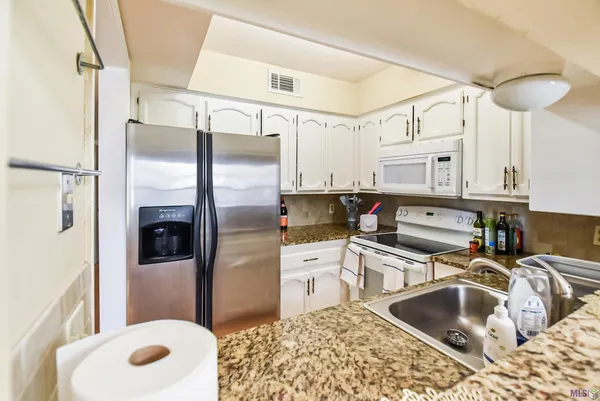 $1,700 | 141 East Boyd Drive, Unit 405, Baton Rouge, LA 70808
