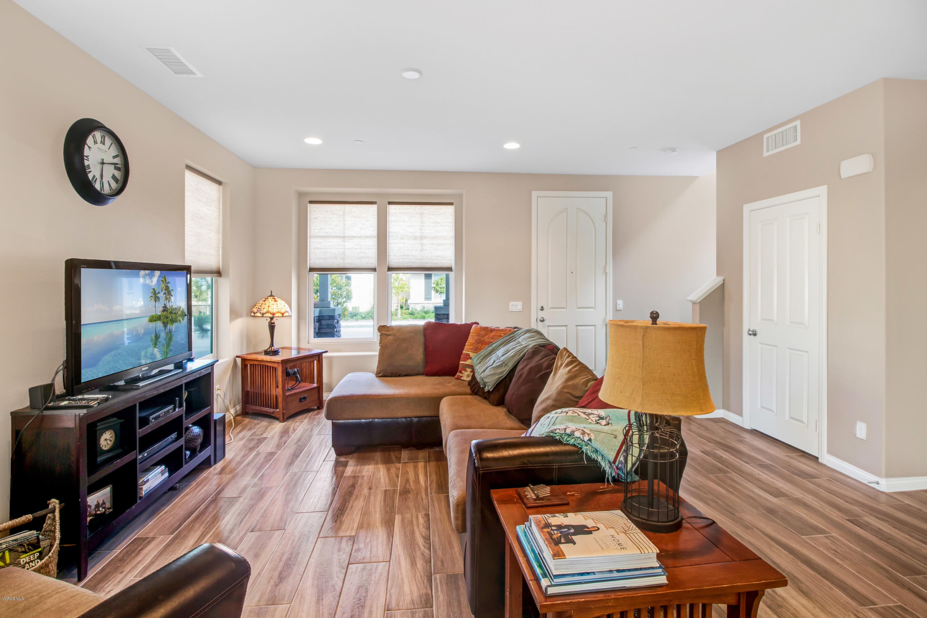 182 Stagetrail Road Camarillo, CA 93010 - Photo 11 of 25 Grace Photos-11