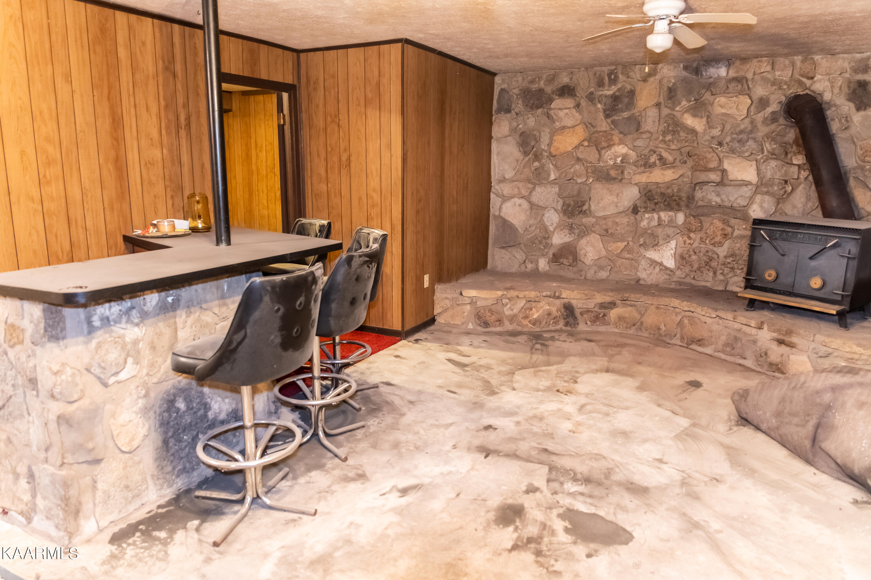 133 Back Road Sharps Chapel, TN 37866 - Photo 17 of 25 Bar Area