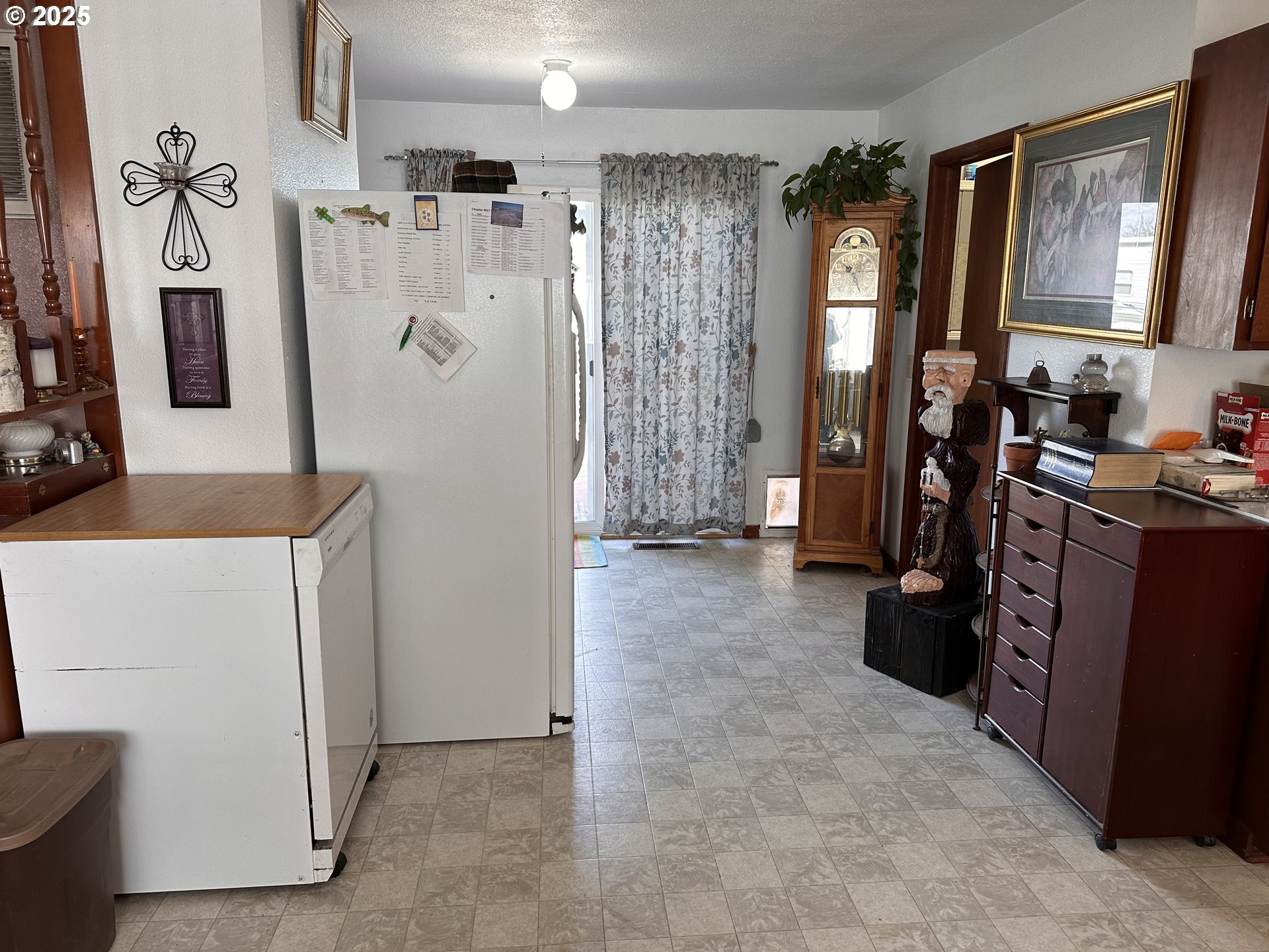 309 East Van Buren Street Athena, OR 97813 - Photo 15 of 31 a view of walk in closet