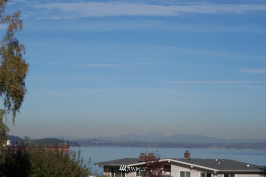 2835 Locker Road Southeast Port Orchard, WA 98366 - Photo 1 of 25 Gallery Image 1