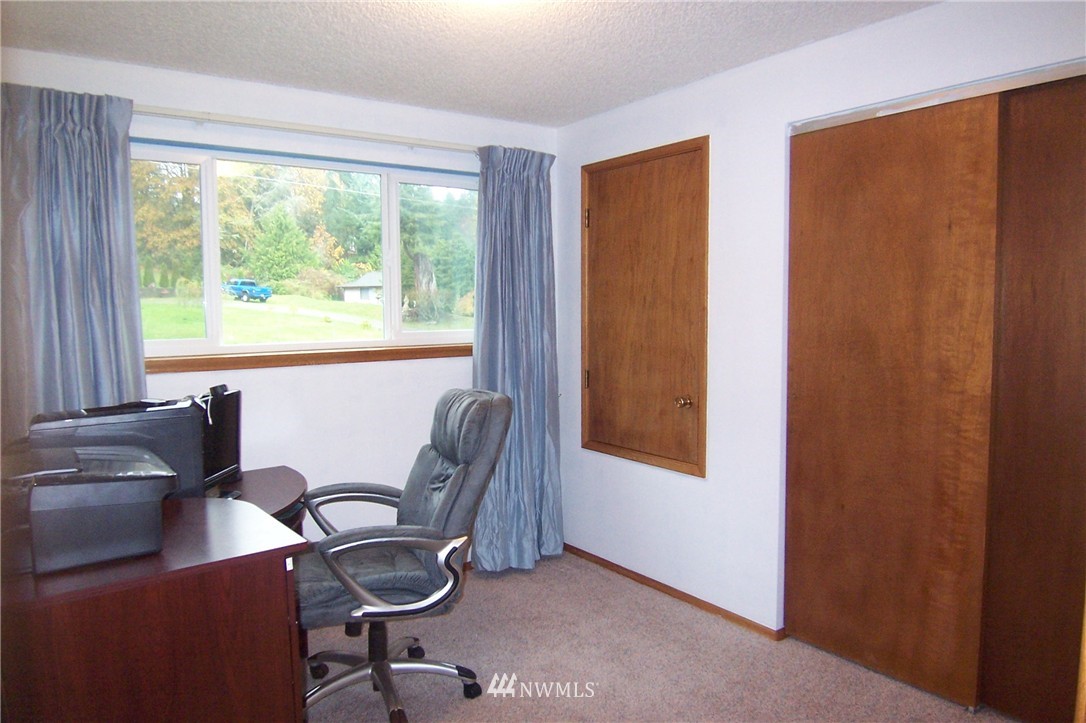 2835 Locker Road Southeast Port Orchard, WA 98366 - Photo 11 of 25 Gallery Image 11