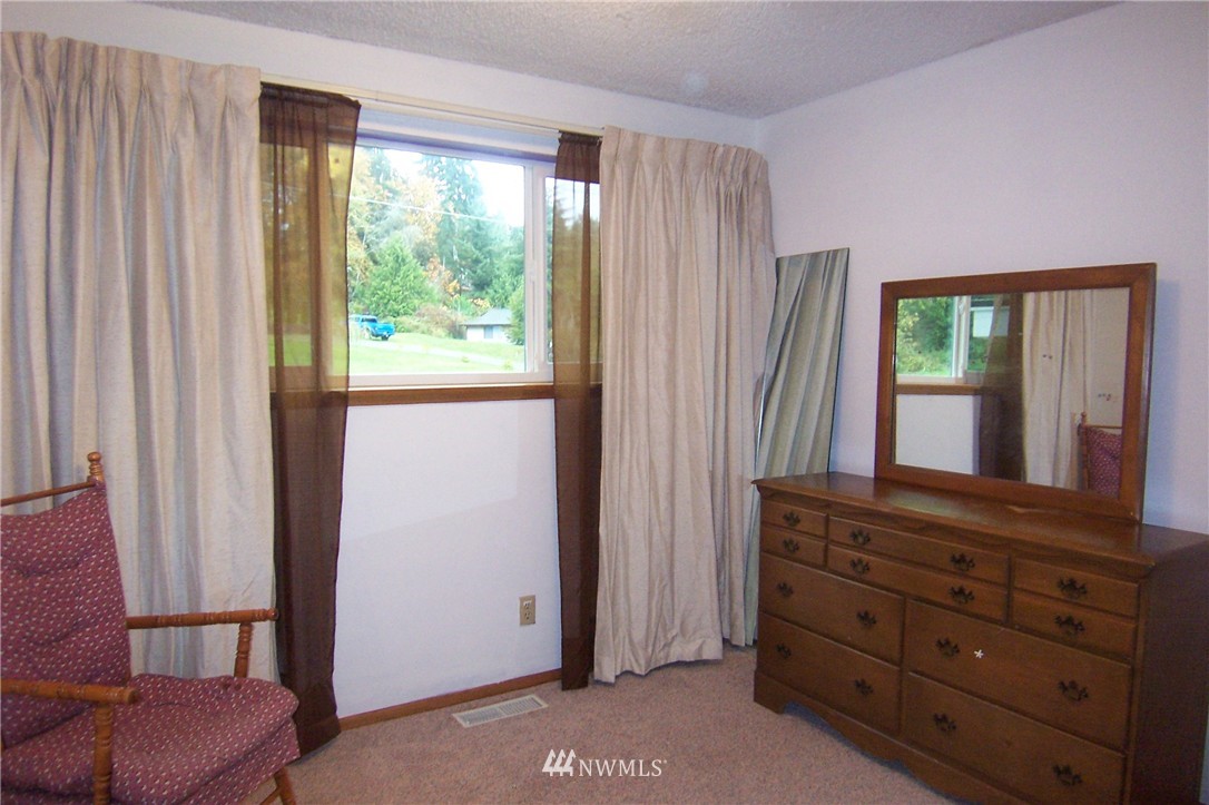 2835 Locker Road Southeast Port Orchard, WA 98366 - Photo 14 of 25 Gallery Image 14