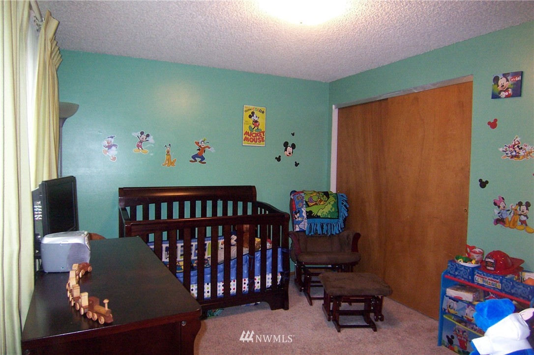 2835 Locker Road Southeast Port Orchard, WA 98366 - Photo 16 of 25 Gallery Image 16