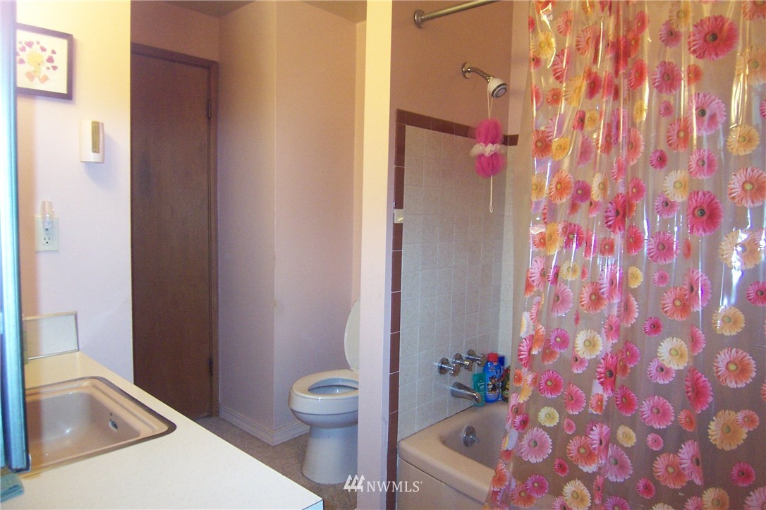 2835 Locker Road Southeast Port Orchard, WA 98366 - Photo 17 of 25 Gallery Image 17