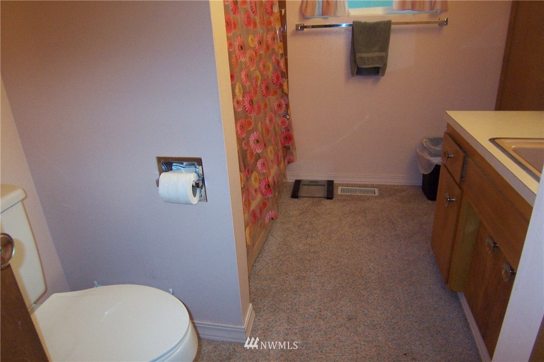 2835 Locker Road Southeast Port Orchard, WA 98366 - Photo 19 of 25 Gallery Image 19