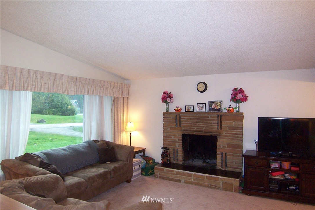 2835 Locker Road Southeast Port Orchard, WA 98366 - Photo 8 of 25 Gallery Image 8