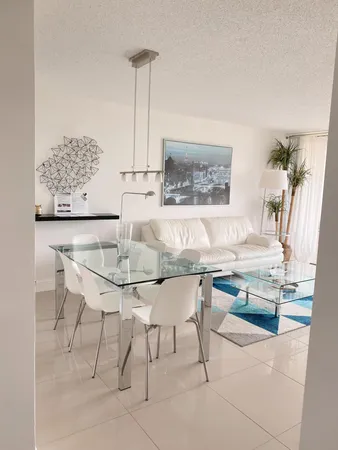 $1,900 | 1830 Embassy Drive, Unit 403, West Palm Beach, FL 33401