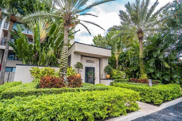 $1,900 | 1830 Embassy Drive, Unit 403, West Palm Beach, FL 33401