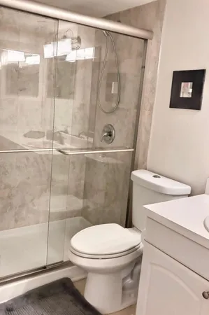 $1,900 | 1830 Embassy Drive, Unit 403, West Palm Beach, FL 33401