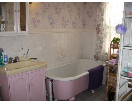 98 Bristol Street Springfield, MA 01109 - Photo 5 of 8 Gallery Image 5