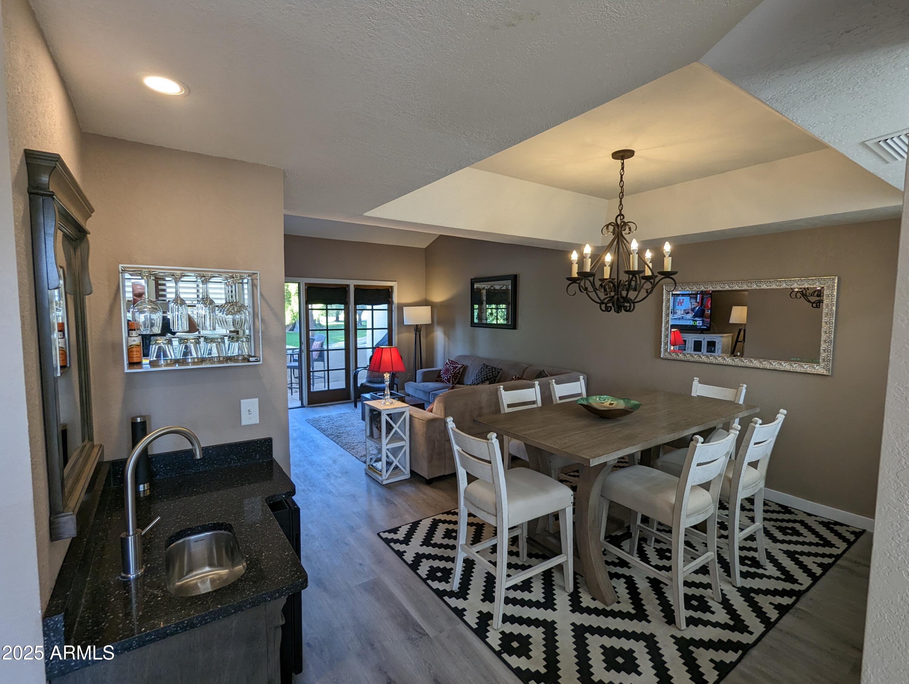 6244 North 30th Place Phoenix, AZ 85016 - Photo 7 of 26 Wetbar & Dining Room