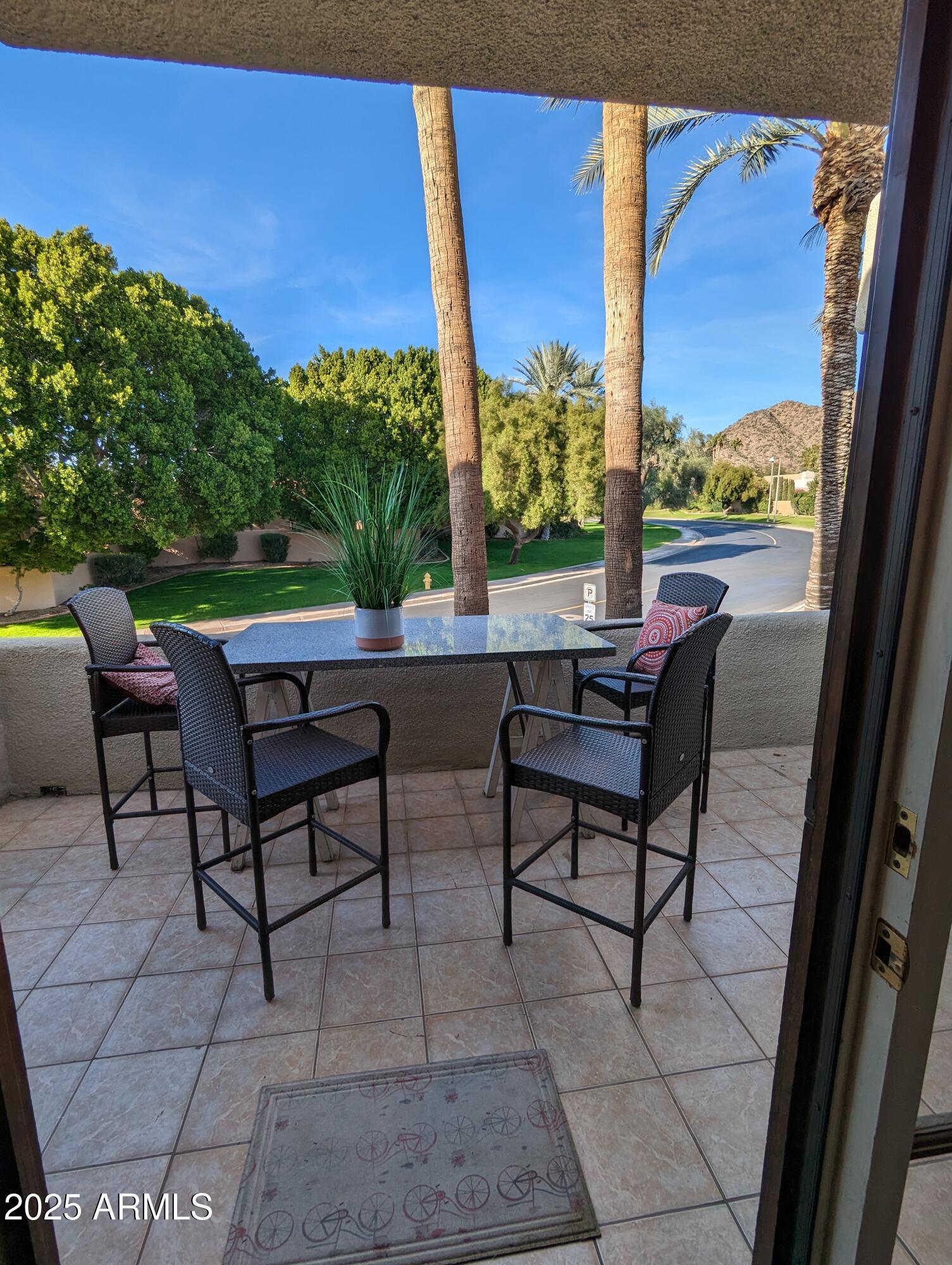 6244 North 30th Place Phoenix, AZ 85016 - Photo 10 of 26 Dine Al Fresco