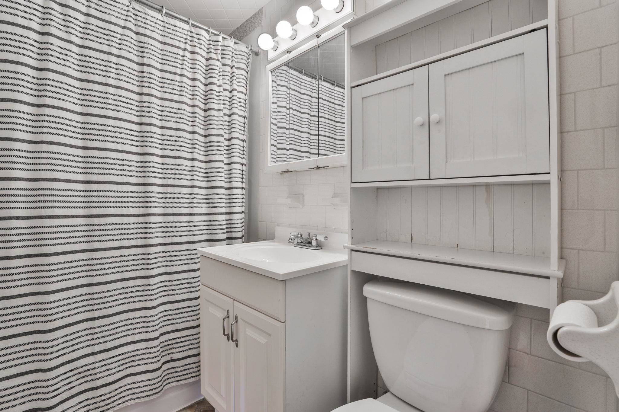 28 Stevens Street Nashua, NH 03060 - Photo 15 of 23