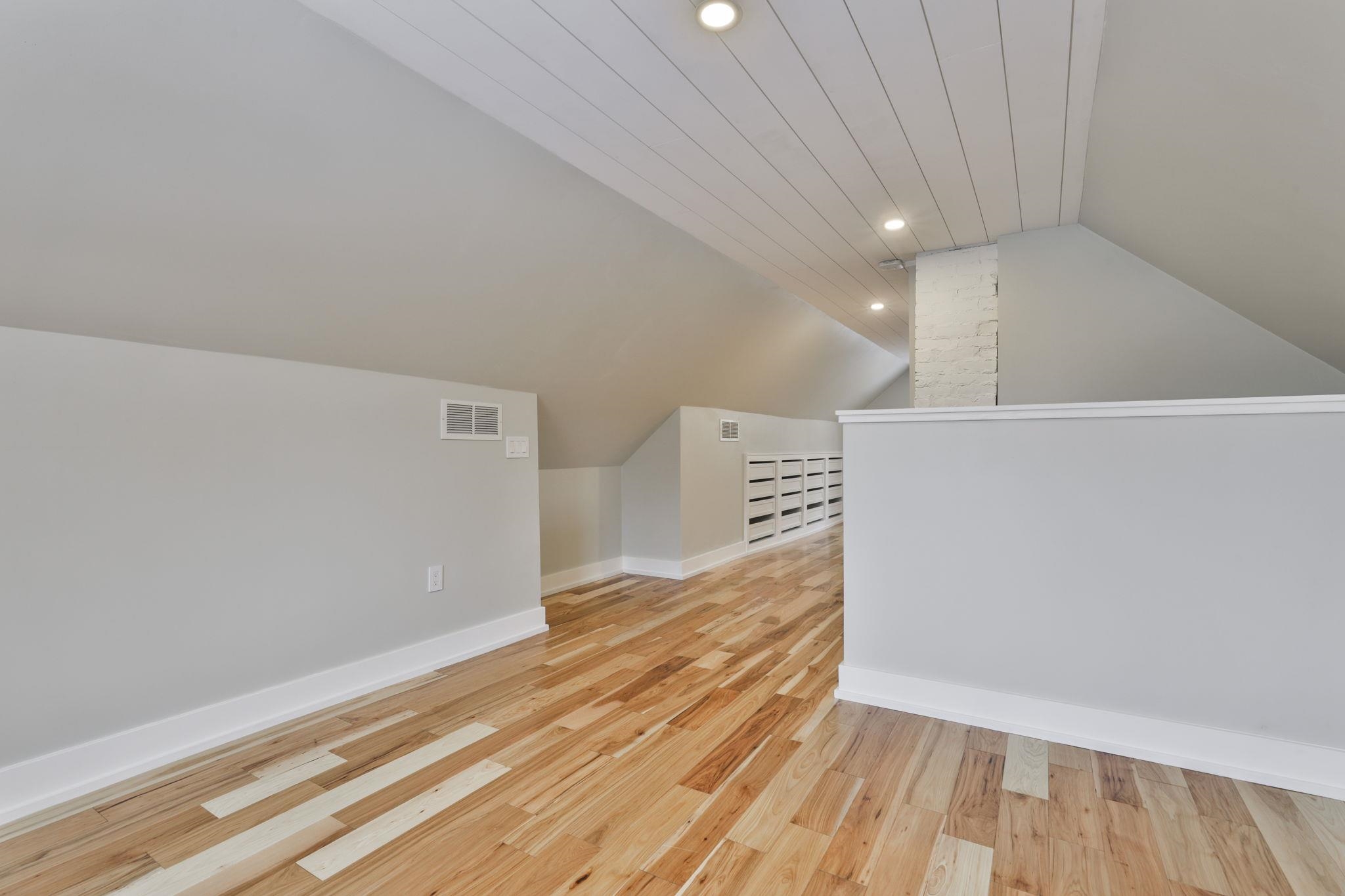 28 Stevens Street Nashua, NH 03060 - Photo 17 of 23