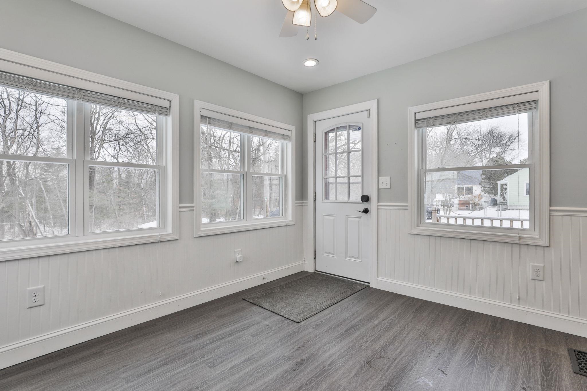 28 Stevens Street Nashua, NH 03060 - Photo 2 of 23