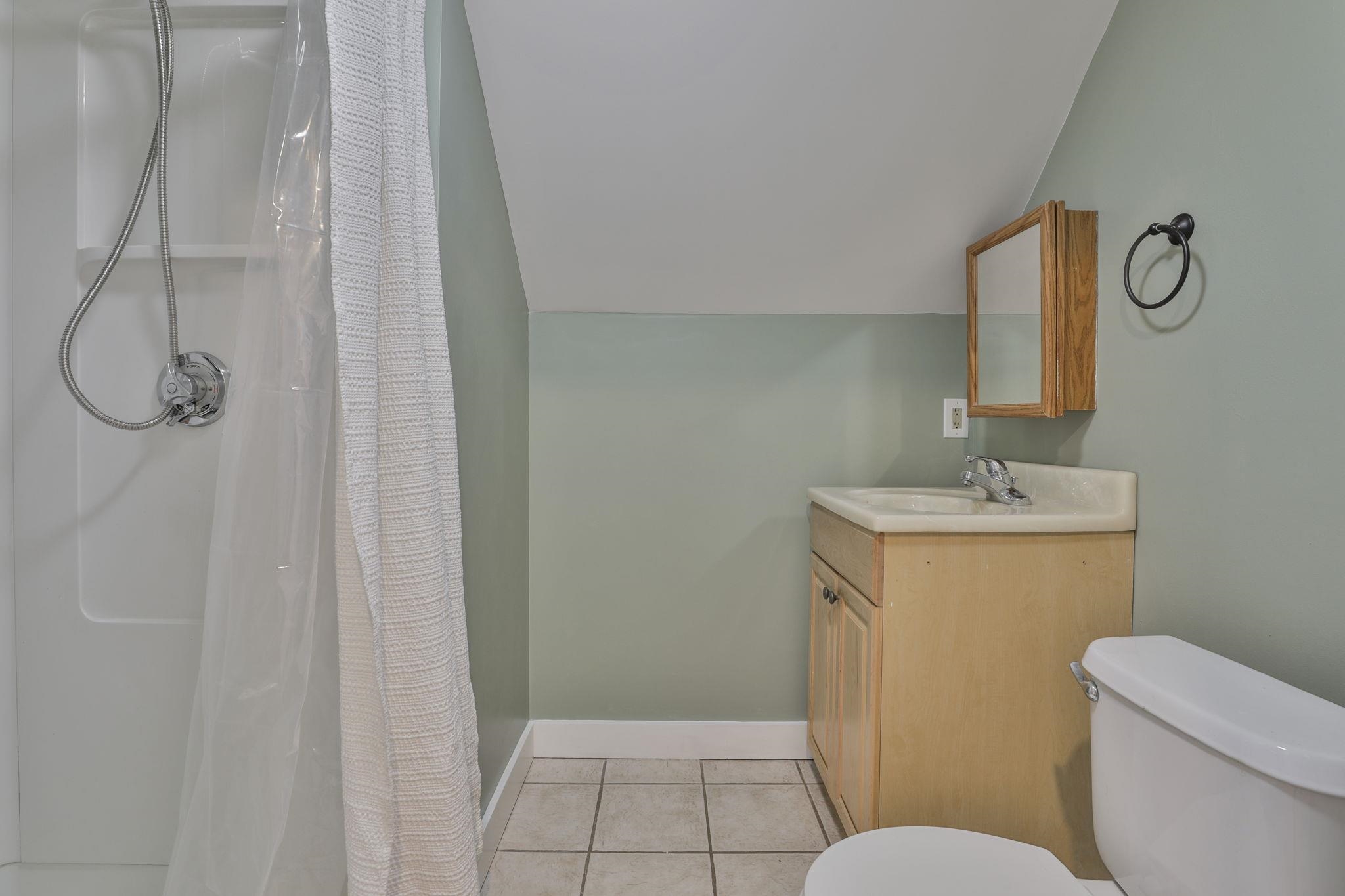 28 Stevens Street Nashua, NH 03060 - Photo 21 of 23