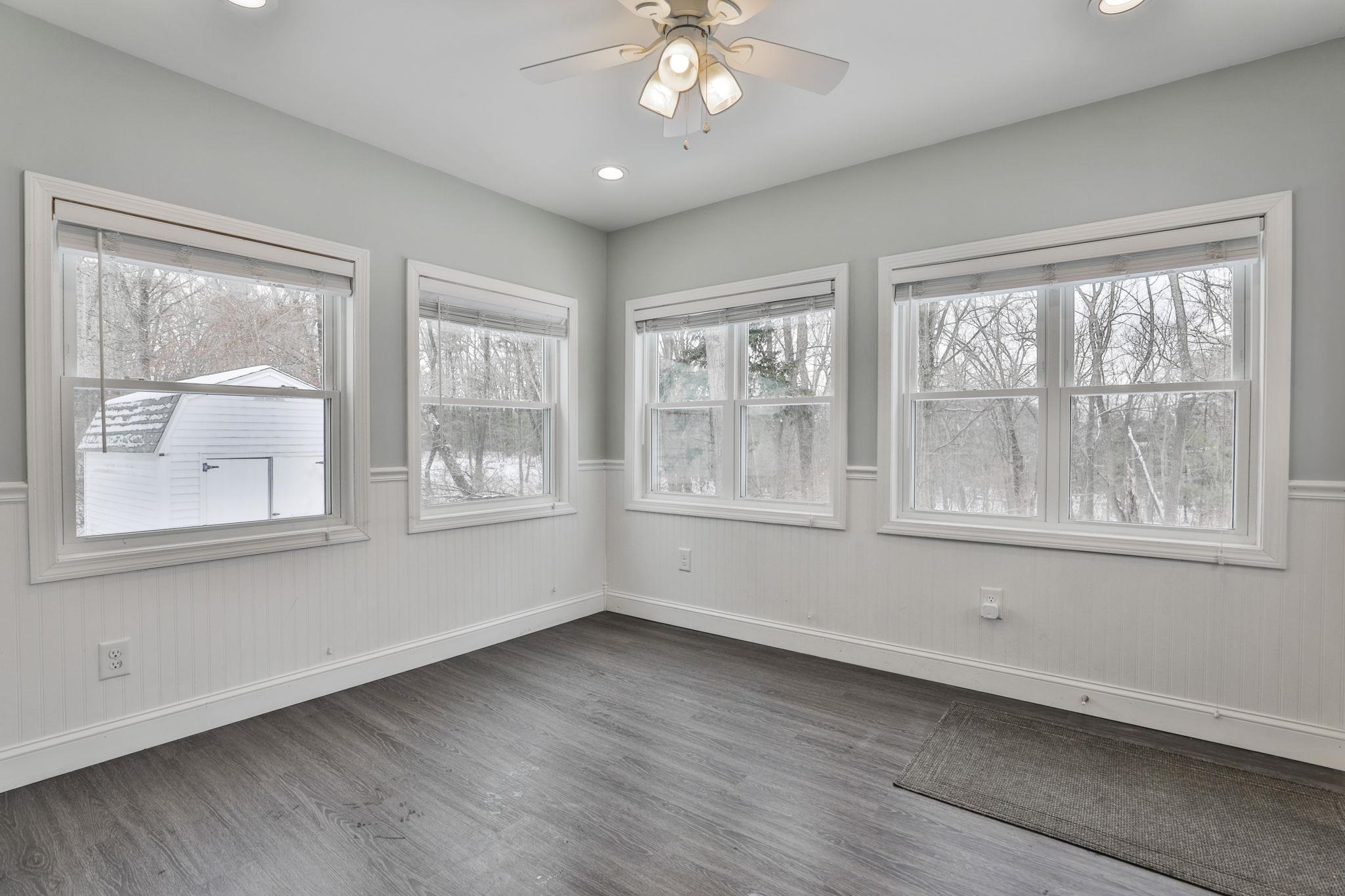 28 Stevens Street Nashua, NH 03060 - Photo 4 of 23