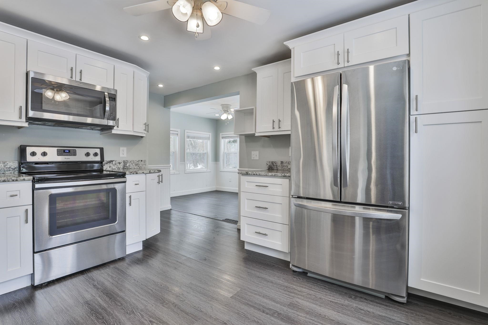 28 Stevens Street Nashua, NH 03060 - Photo 5 of 23