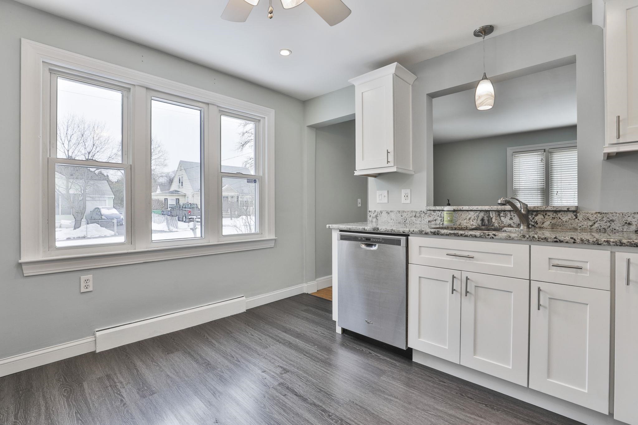 28 Stevens Street Nashua, NH 03060 - Photo 7 of 23