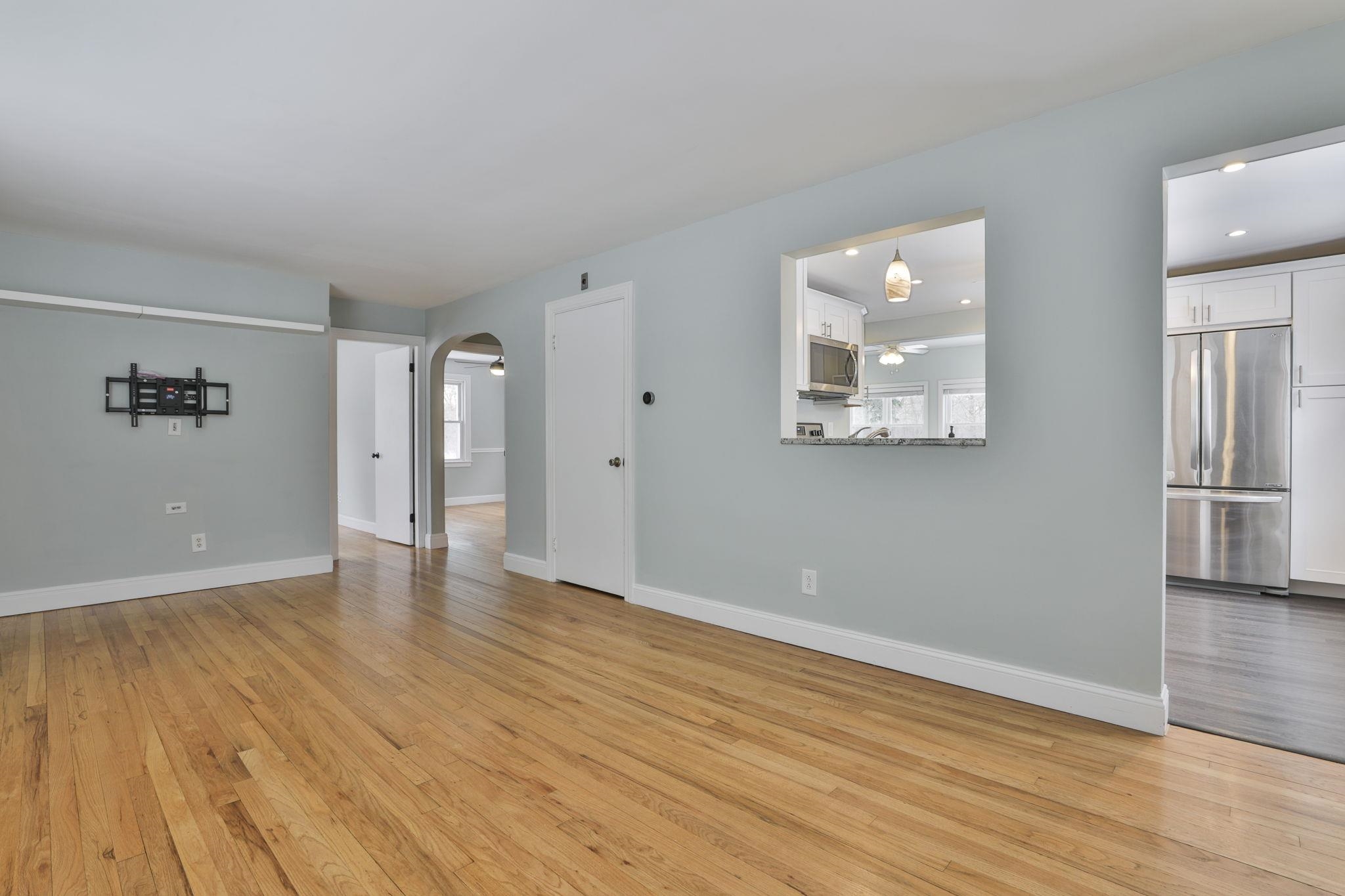 28 Stevens Street Nashua, NH 03060 - Photo 9 of 23