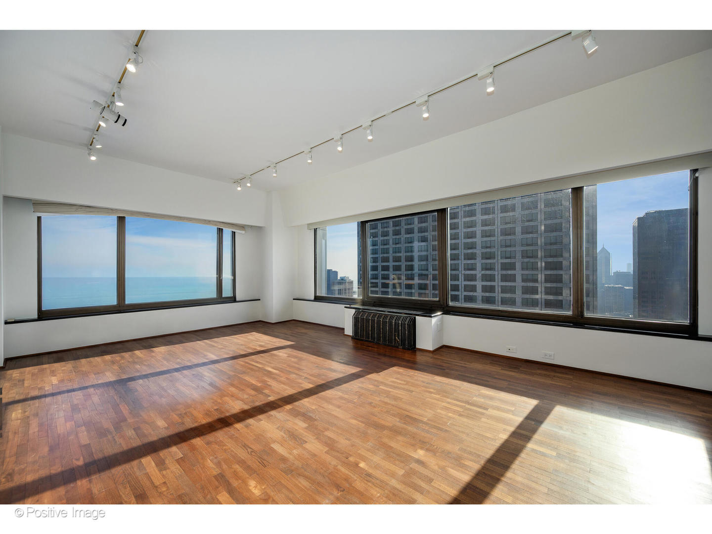 175 East Delaware Place, Unit 5116 Chicago, IL 60611 - Photo 18 of 43 a view of livingroom with furniture