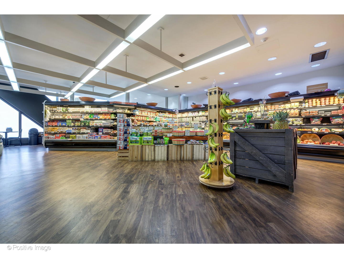 175 East Delaware Place, Unit 5116 Chicago, IL 60611 - Photo 41 of 43 a living room with furniture and wooden floor