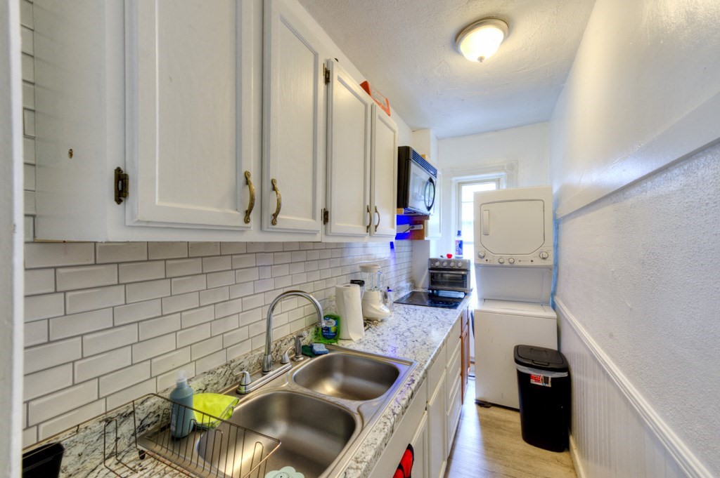 27 Rodney Street Worcester, MA 01605 - Photo 6 of 40 Gallery Image 6