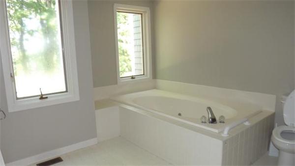 201 Kendall Road Holden, MA 01522 - Photo 17 of 29