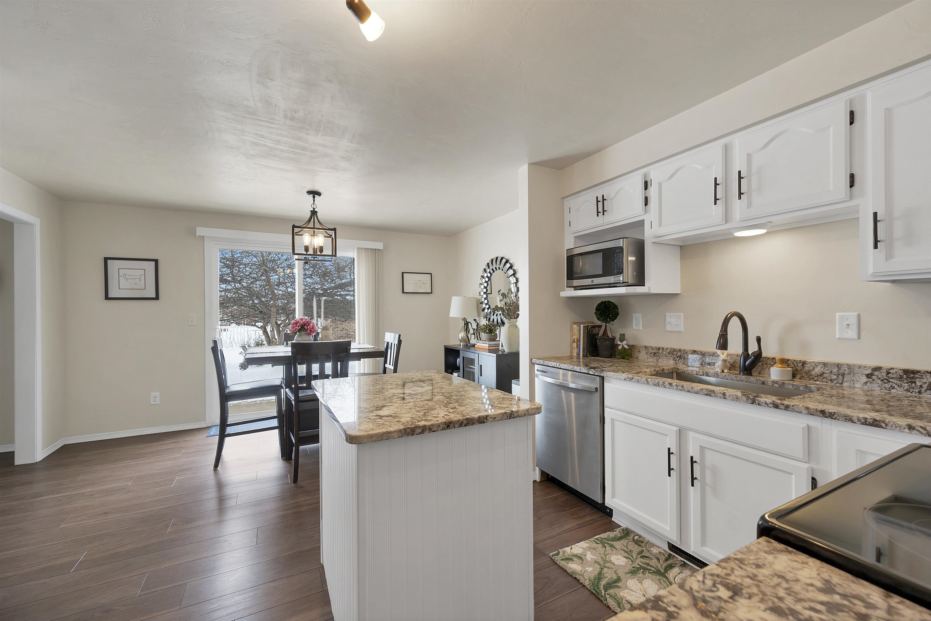 1528 Van Road Green Bay, WI 54311 - Photo 12 of 57