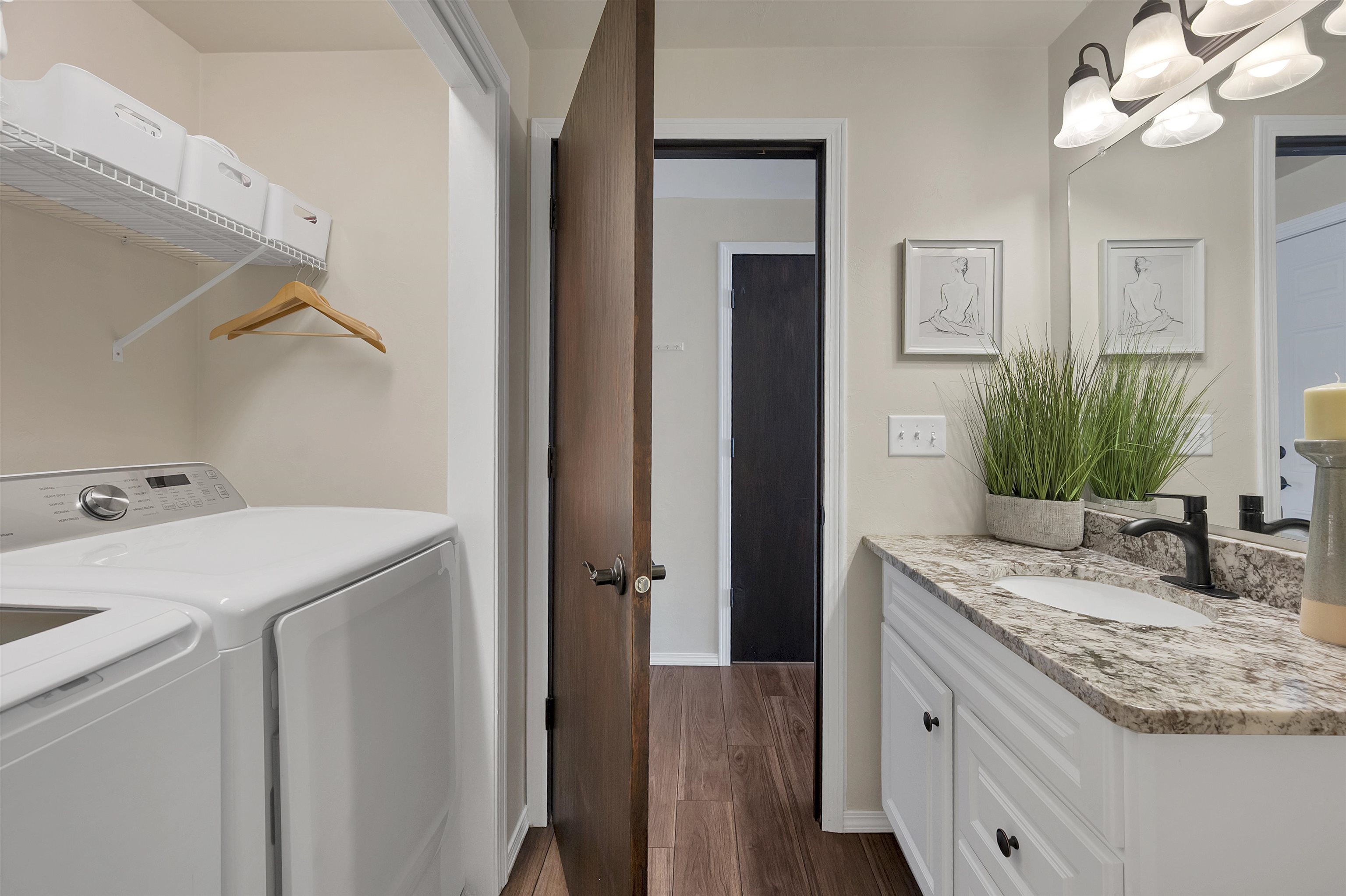 1528 Van Road Green Bay, WI 54311 - Photo 14 of 57