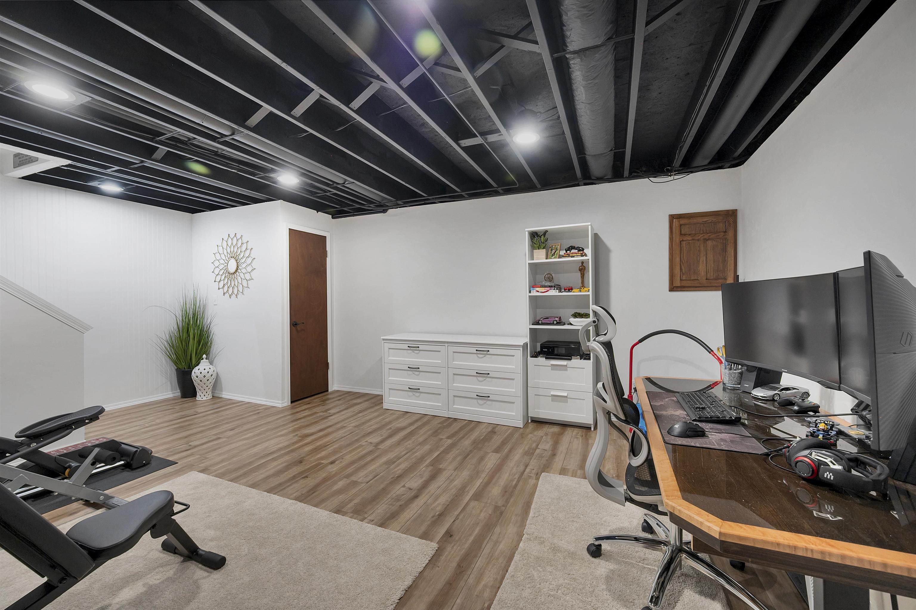 1528 Van Road Green Bay, WI 54311 - Photo 25 of 57