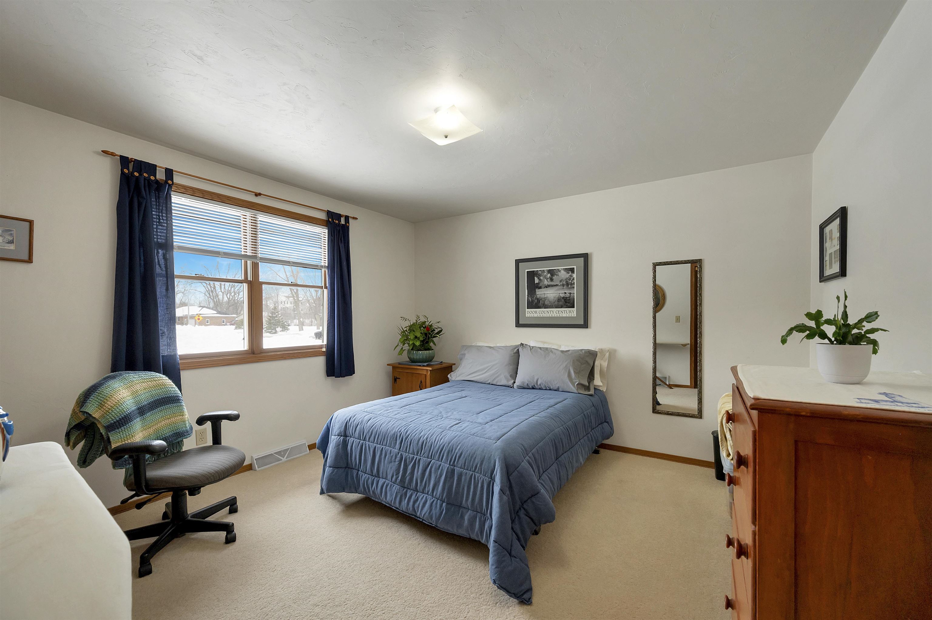 1528 Van Road Green Bay, WI 54311 - Photo 39 of 57