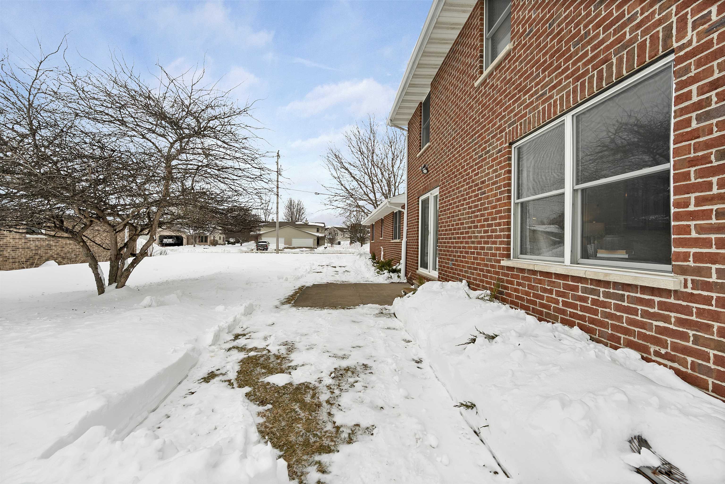 1528 Van Road Green Bay, WI 54311 - Photo 47 of 57