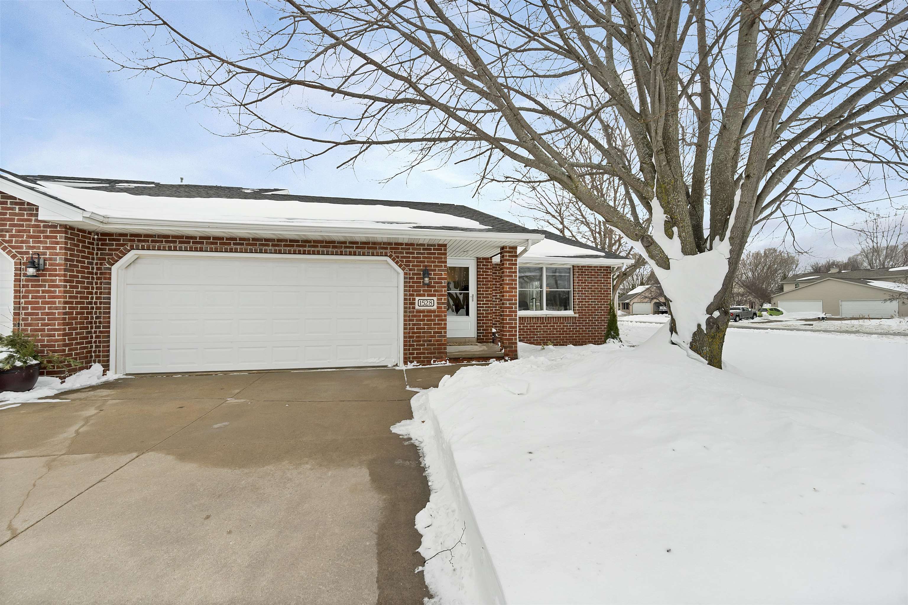 1528 Van Road Green Bay, WI 54311 - Photo 51 of 57