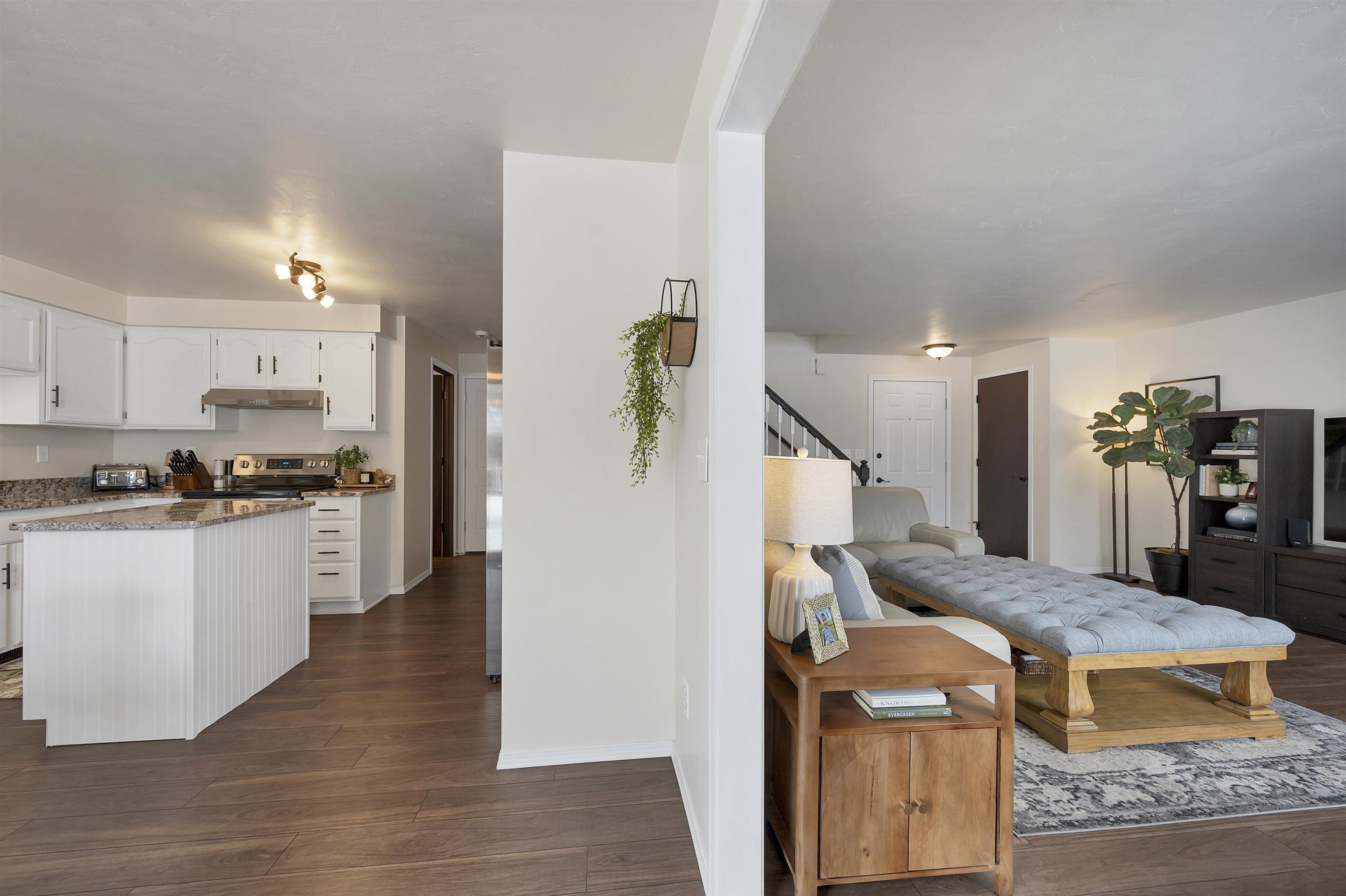 1528 Van Road Green Bay, WI 54311 - Photo 6 of 57